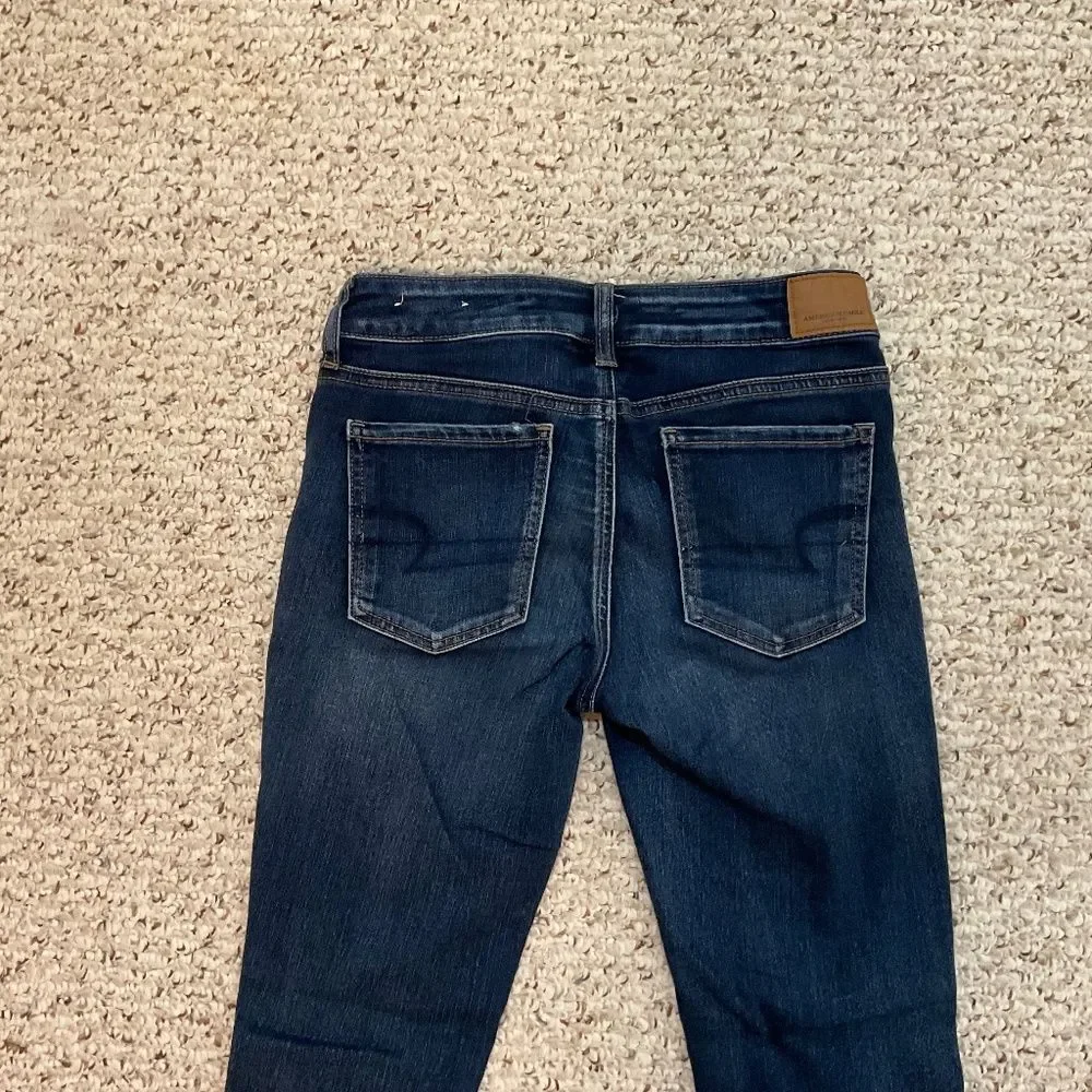 American Eagle super super stretch jegging size 2 US regular dark wash denim